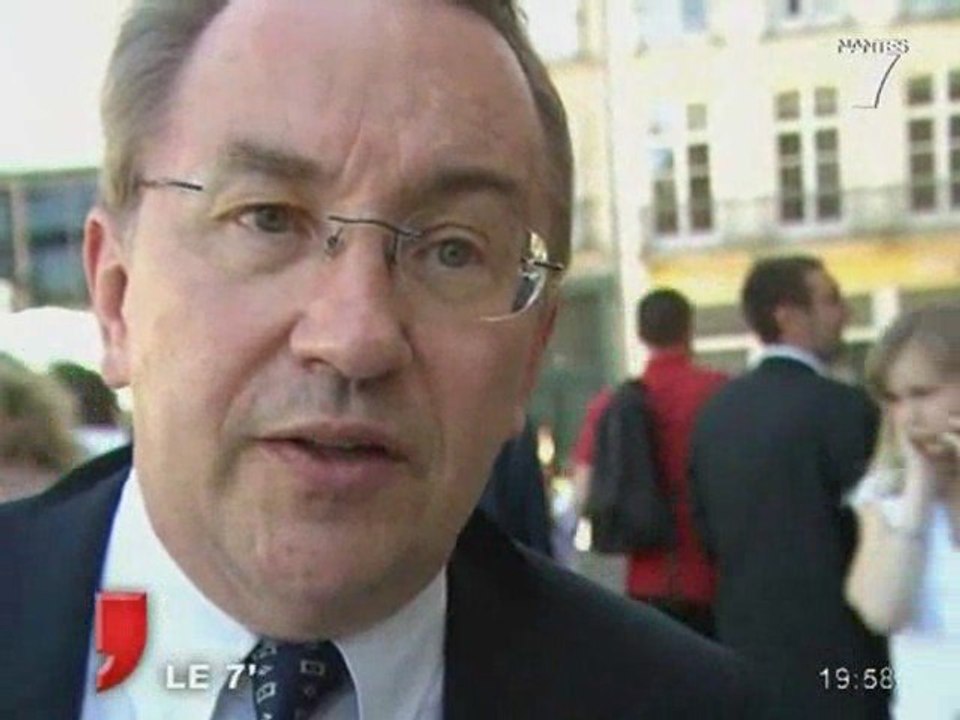 Européennes : Nicolas Dupont-Aignan à Nantes