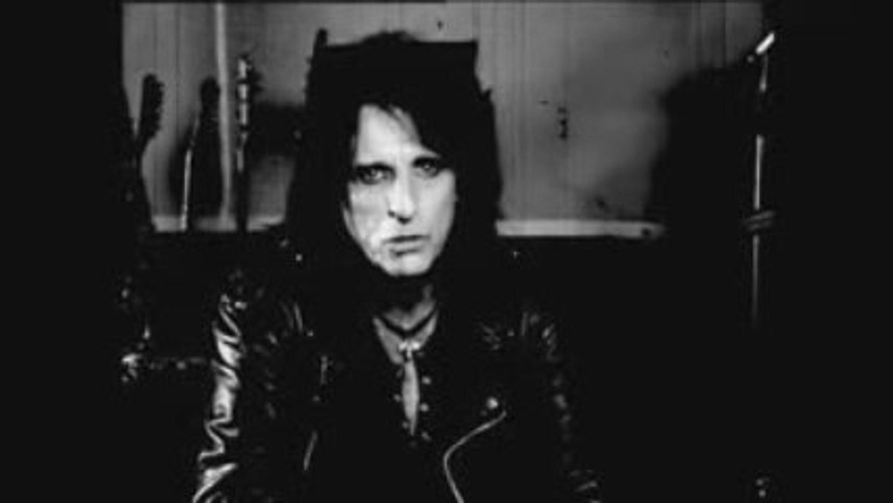 Alice Cooper - Along Came A Video