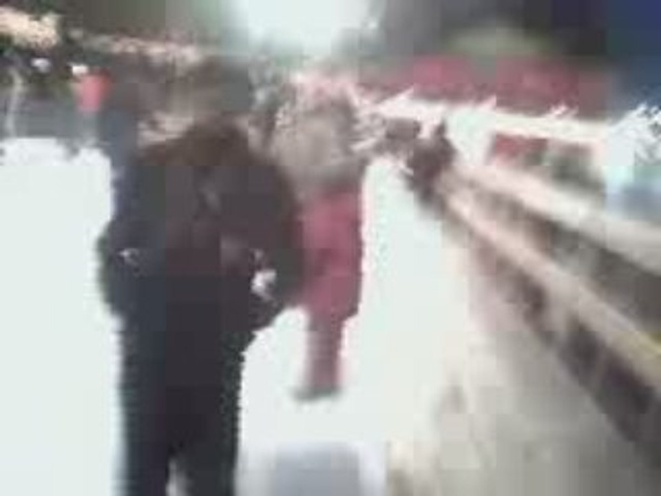 Le Pakate qui tombe a la patinoir Mdr'