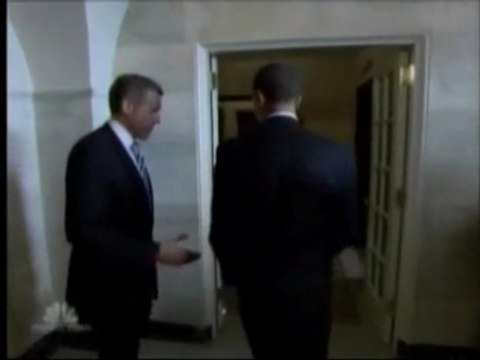 Brian Williams bows to say goodnight to President Obama