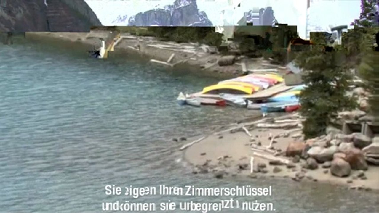 Mit dem Kanu auf dem tiefblauen Moraine Lake