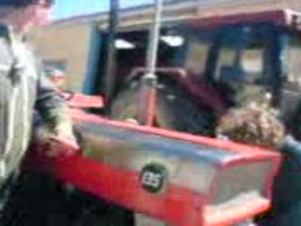 MF 135