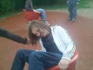 Fio, Jen, Nanou moii sur les tourniké