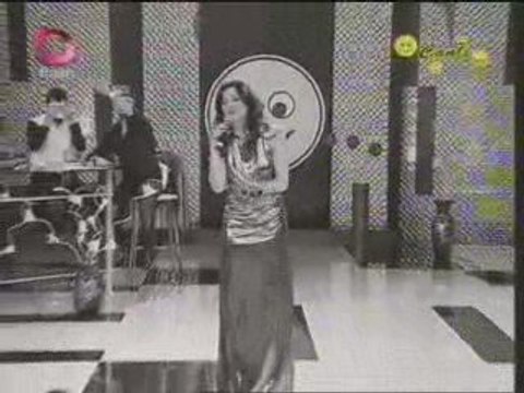 Gaye Aksu Bir muhabbet kuşu