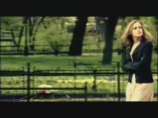 Alicja Bachleda-Curuś śpiewa