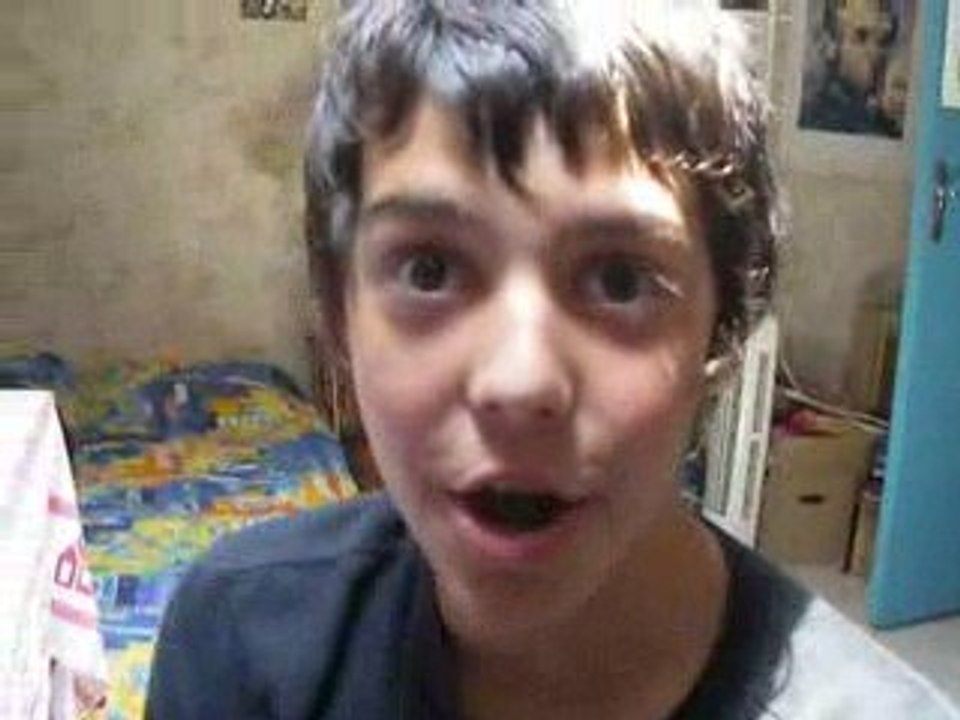 David un gro débile du collège ki fai le con