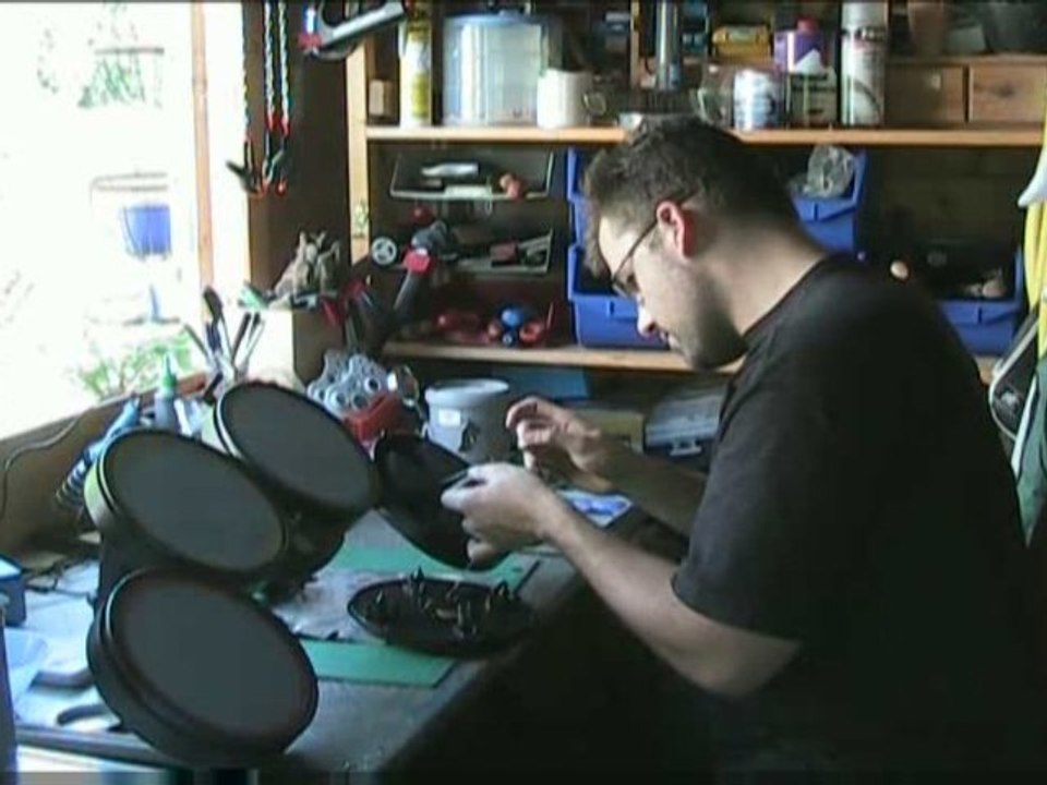 Kaputtes rockband drumkit reparieren