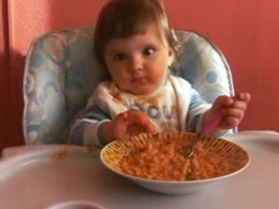 Nolhan mange tout seul !