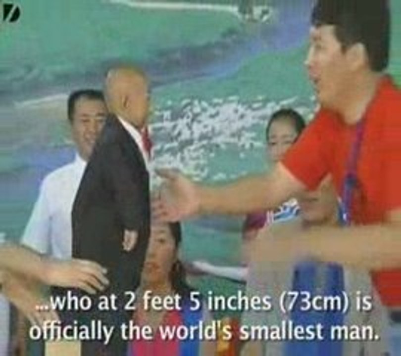 aji tchouf asghar rajol wa akbar rajol f el 3alam