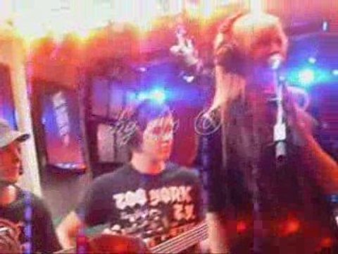 Aloha from hell @ Nrj ;Girls just wanna have fun