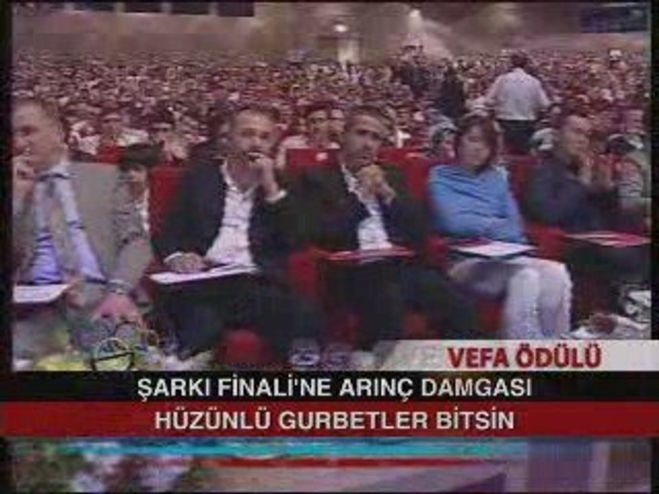 Şarkı finalinde Vefa ödülü ve Arınç damgası