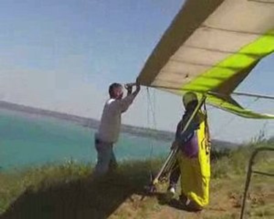 parapente a st brieuc.Les deltistes au roselier nord