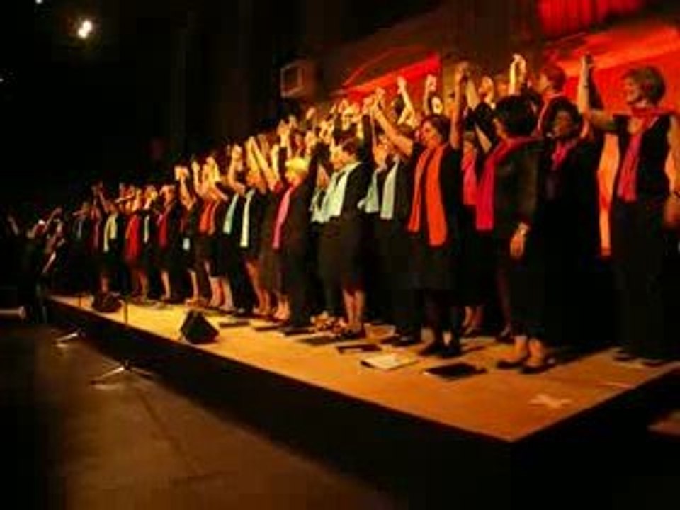 Applaudissements de l'Ensemble La Clef des Chants