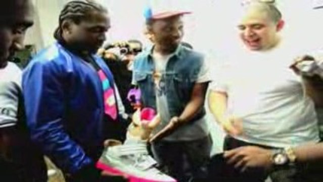 Kanye West - Toys R Us [Sneakers]