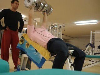 42 kg dans chaque main