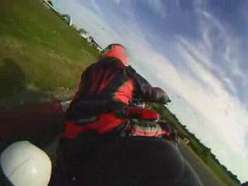 Buzz Sur Carole Avec son Faz Piste