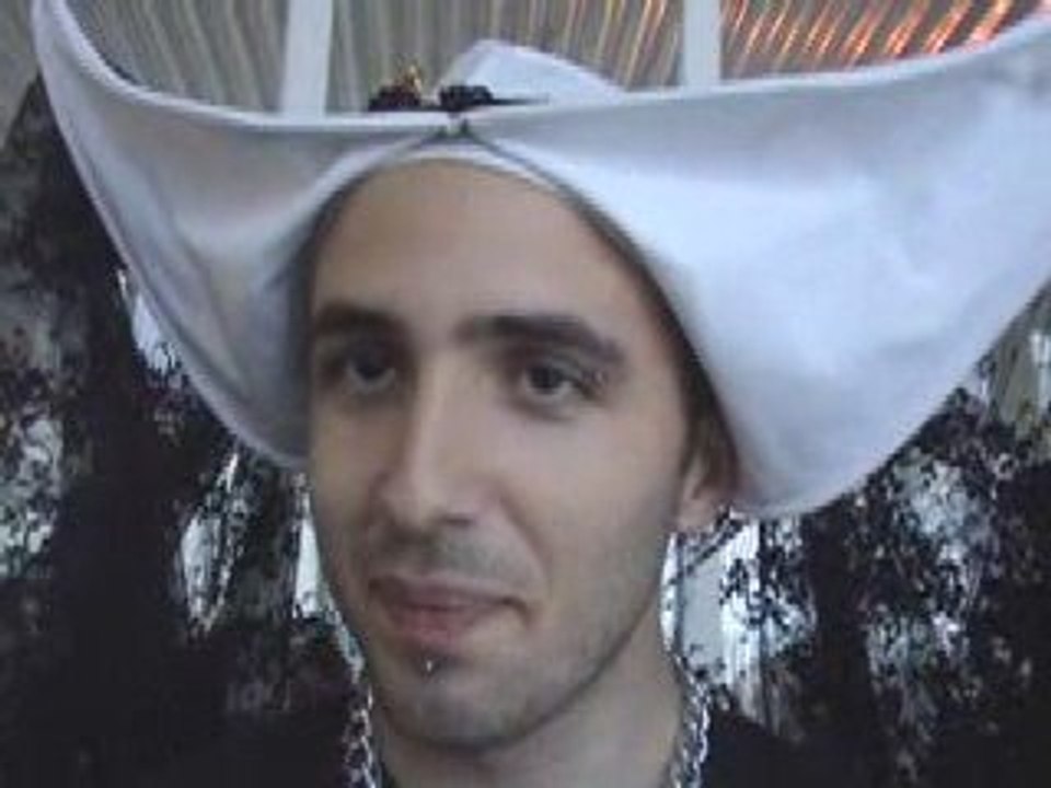 Interview Soeur Sélène - Soeur de la Perpétuelle Indulgence