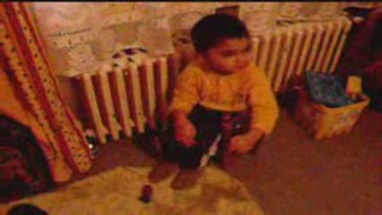 erwan 2 ans chante