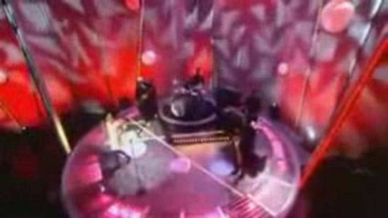 Lily Allen - Not Fair (Live at Saturday Night Takeaway)