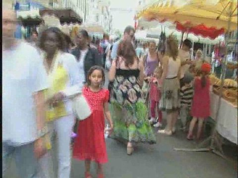 Vincennes: Braderie des commerçants.