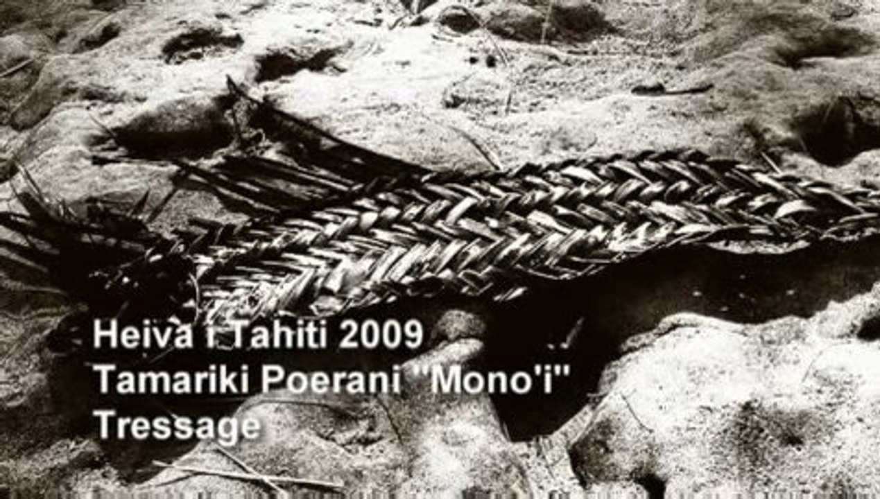 PREPARATIFS DU SPECTACLE "MONO'I" - TRESSAGE DES COIFFES