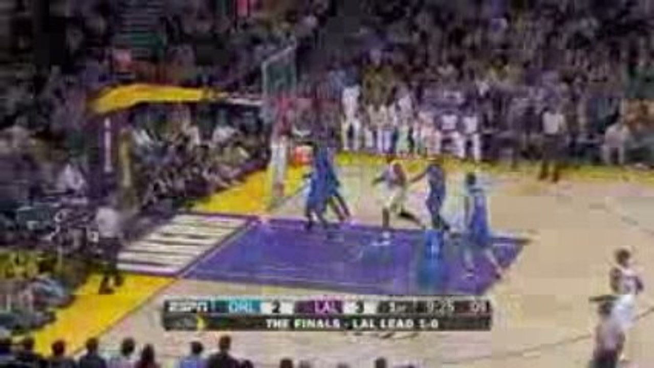 Dwight Howard Block Pau Gasol at the rim during the first qu