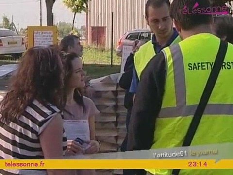 Essonne : Julien Dray soutient les salariés d'Avery Dennisson