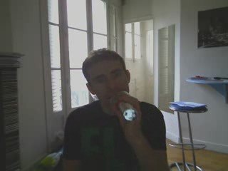 Wiwi égratigne "Les dingues et les paumés"