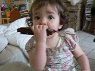 Rose joue de l'harmonica