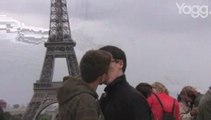Kiss-in homo sur le Parvis des Droits de l'Homme