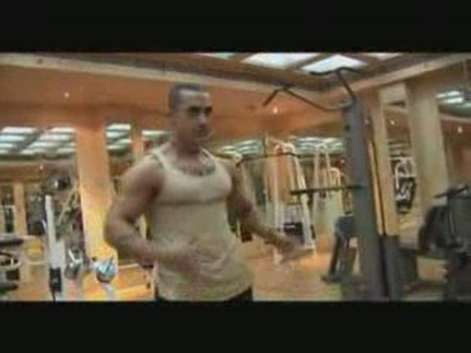Aamir Khan 'Ghajini' Body In The Making Part 2