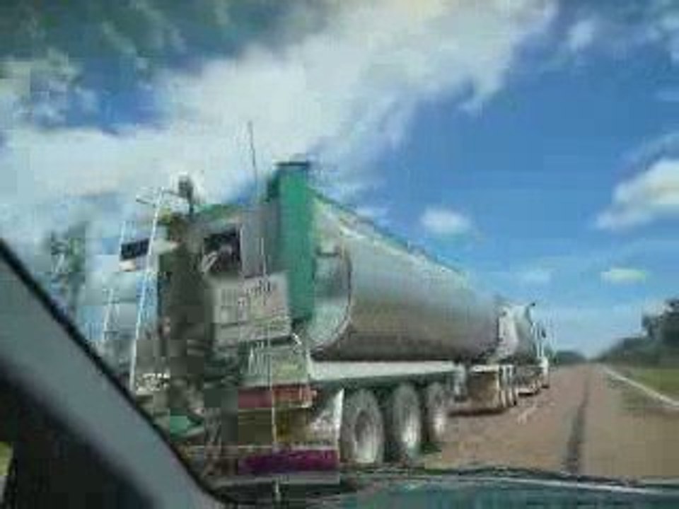 Road train dans l'Outback