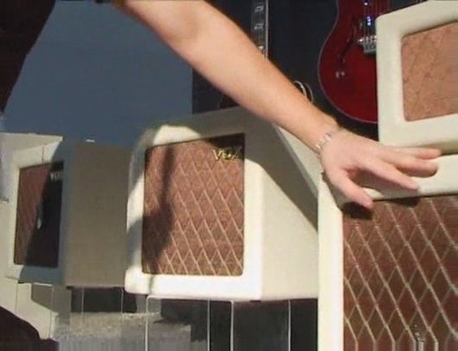 Pédalier, baffle et tête d'ampli Vox (La Boite Noire)