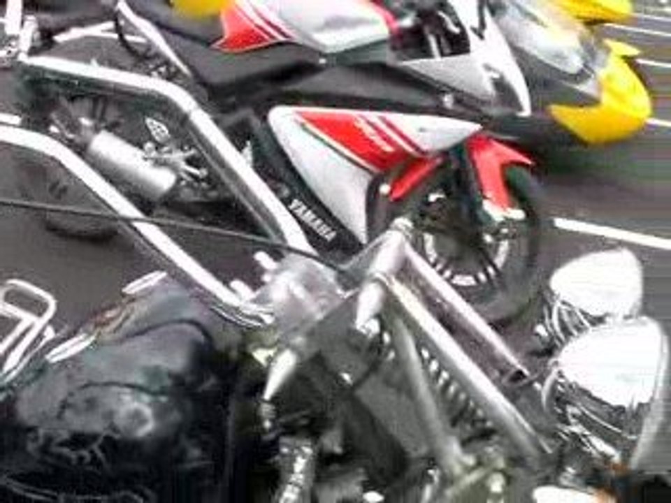 Moto side car violentes