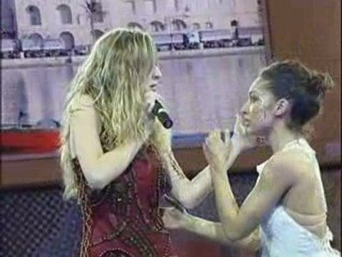 Marion chante Follow me et the prayer avec A. Engels