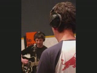 Junior Song d'Indochine en accoustique au Mouv'