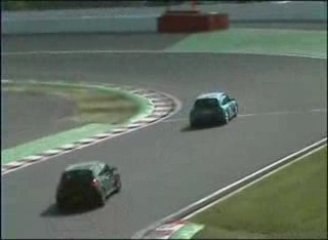 Passage a la chicane de Spa Francorchamps en Clio V6