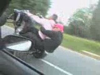 Zoeil é cailloux sisi la machine ter la cité