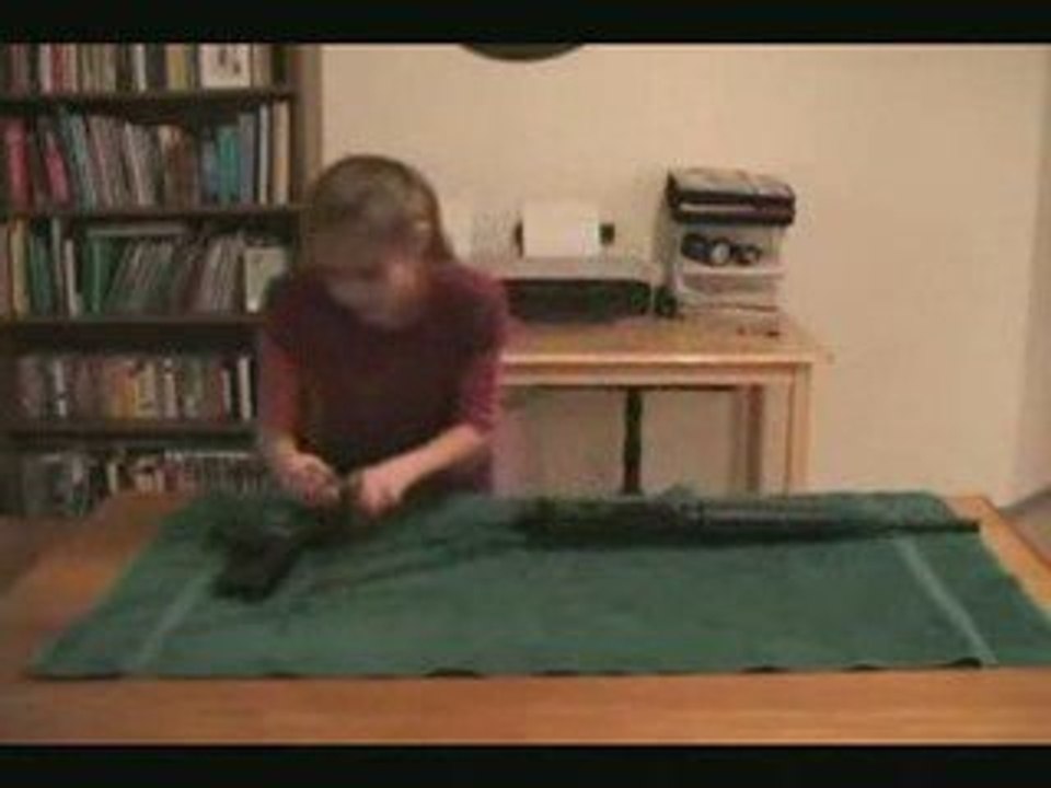 LITTLE RIFLE GIRL