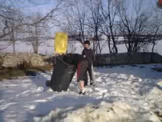 Saut dans la poubelle 2