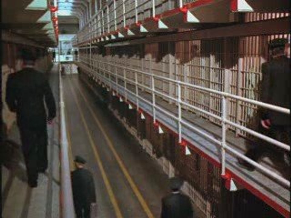 Escape From Alcatraz (Theatrical Trailer)