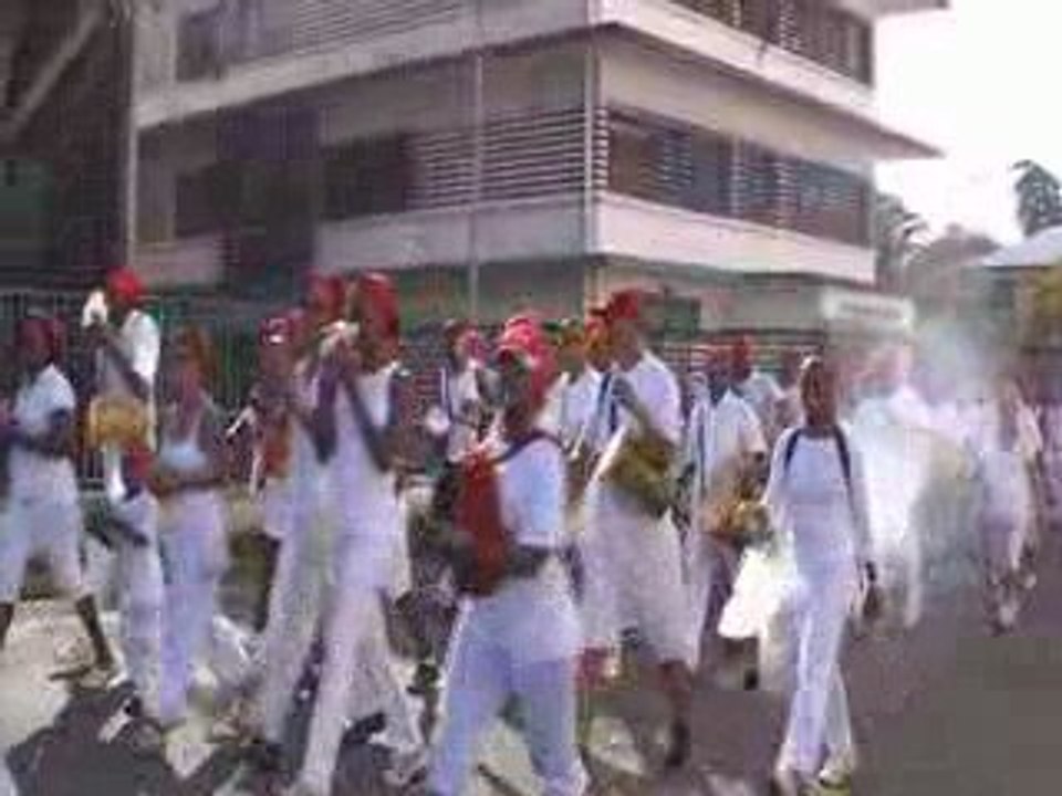 MARCHE AU TAMBOUR