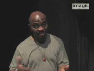 Emil Abossolo M'Bo au Festival Off