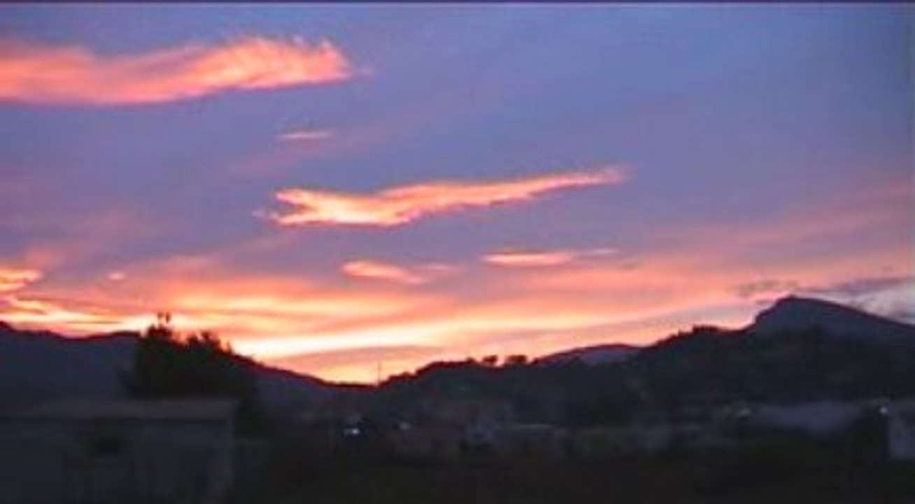 Coucher de soleil filmé depuis notre jardin 2-02-2008 17h45