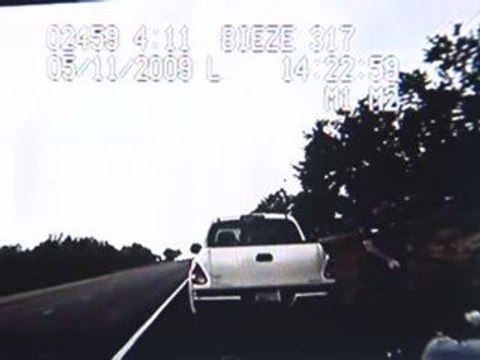 Policjant zaatakował staruszkę taserem