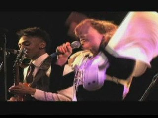 Paloma Faith chats Stone Cold Sober, jobs and clothes