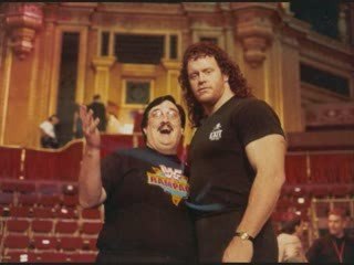 Photos de l'Undertaker avec ses collègues.