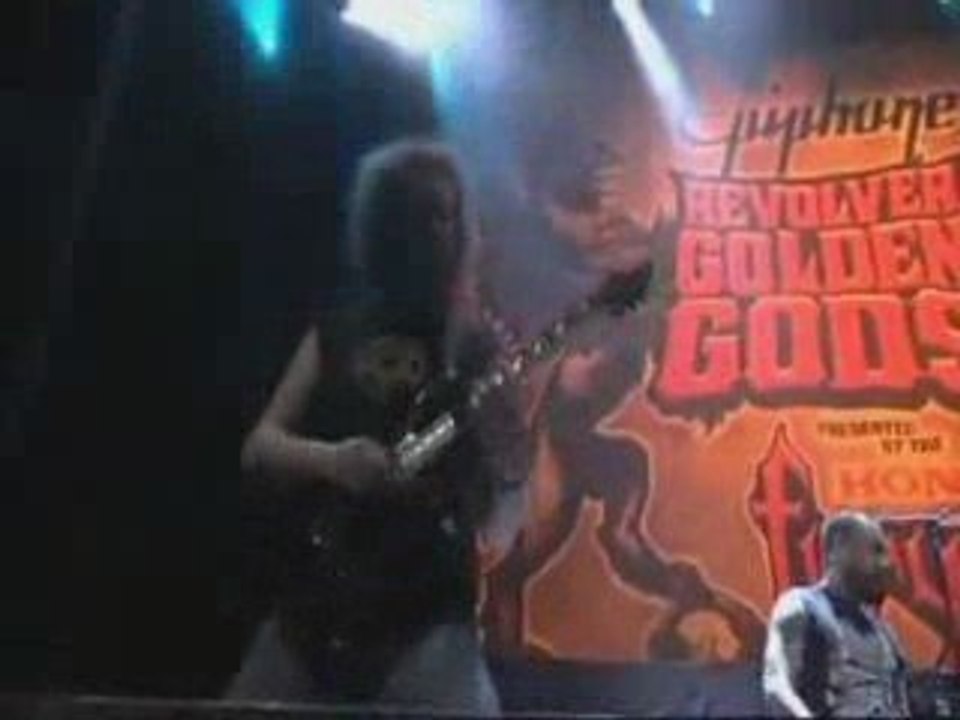 Killswitch Engage- Light In A Darkened World