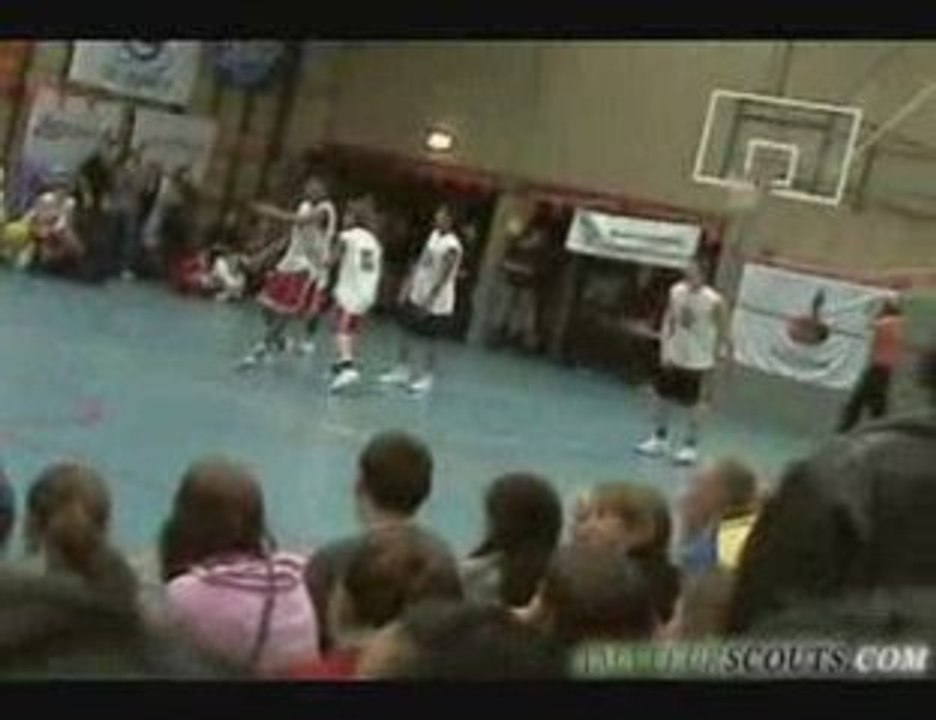 dunk in ur face!!  (paastoernoo)