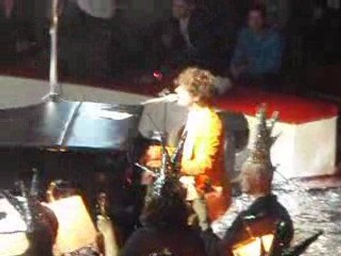 Mika - Stuck in the middle - 11/06/09